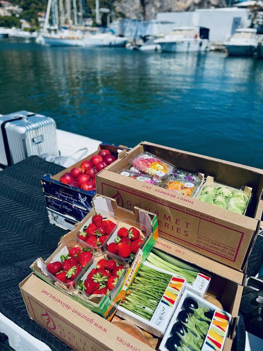 Frische Marktware am Hafen