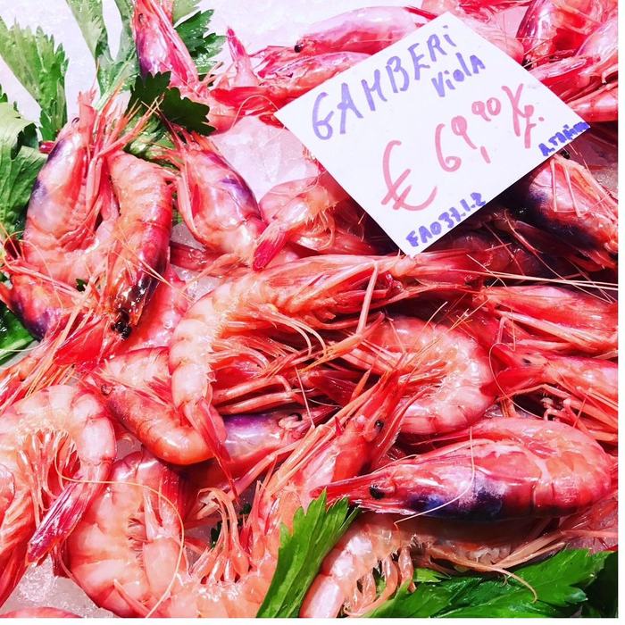 Gambas Viola am Marktstand
